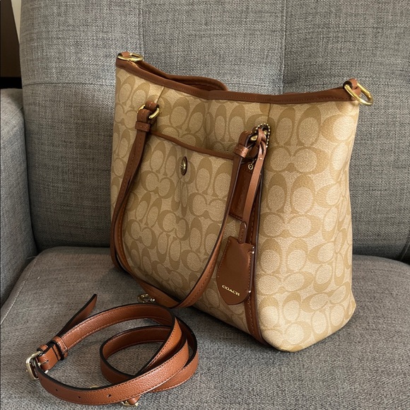 COACH Peyton Signature Pocket Beige and Brown Tote 15.5”x11.5”x4” Preloved. - Picture 4 of 13